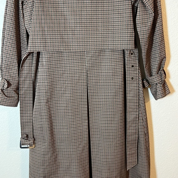 NWT Bernardo Houndstooth Trench Coat with Hidden buttons and belt size Small - Picture 9 of 10